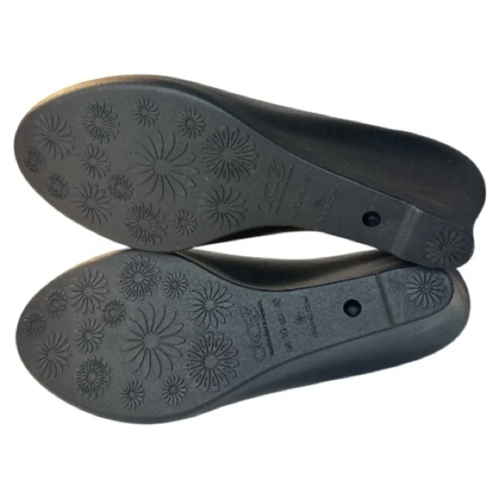 OKA b. Landon Black Wedge Peep Toe Hearts Size 10